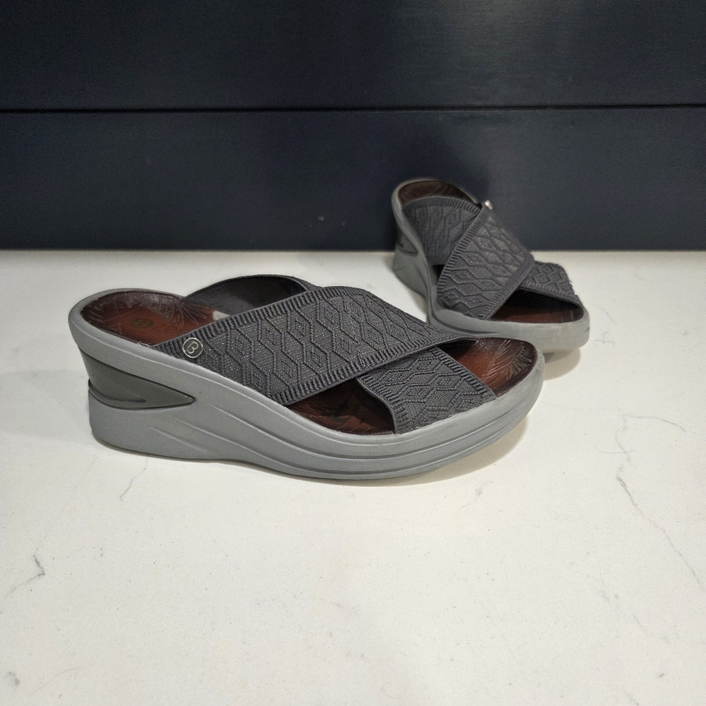 Bzees Vista Slide Wedge Sandal Stretchy Straps Foam Footbed Size 6.5